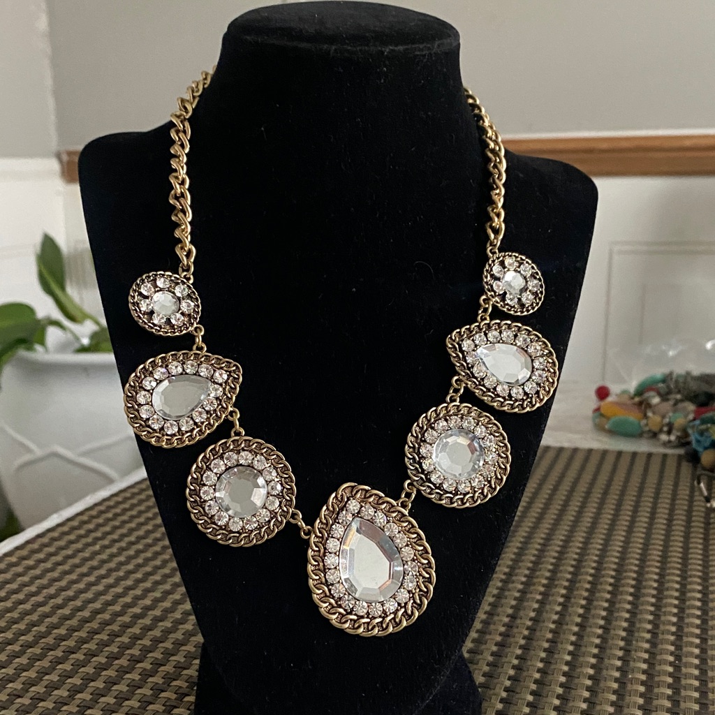 Traci Lynn Gold-Tone Clear Crystal Teardrop Round Statement Necklace 15$